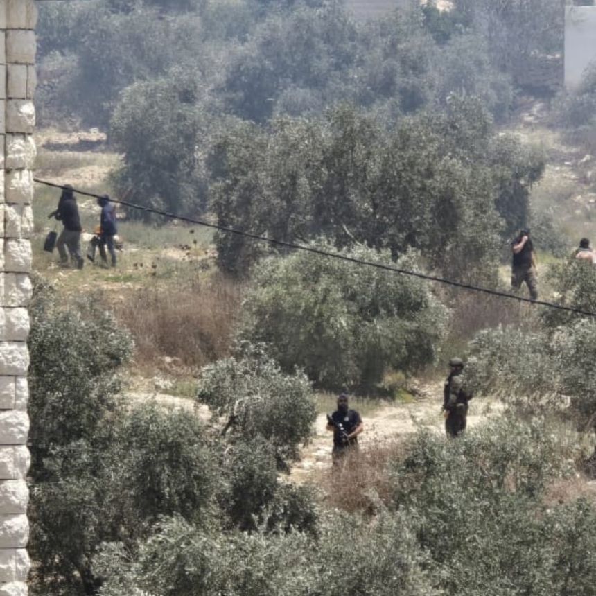 9a867027-88ee-4fb1-9eab-d6a6498323a8 Photos obtained by CNN from residents in the West Bank village of Faraata show settlers setting fire to homes, cars and businesses in their village.