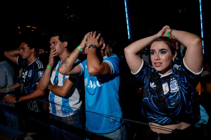c-gettyimages-2286273007 Supporters of the Argentina national team during the semi-final match of the 2026 World Cup between Argentina and England, on 15 July, 2026 in Madrid, Spain.